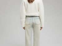 Свобдные джинсы с высокой посадкой