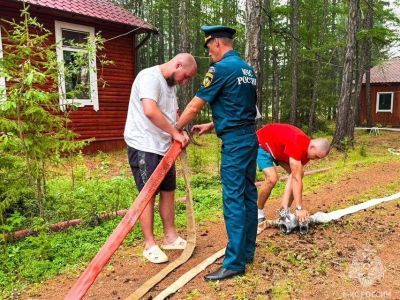 Сотрудники МЧС Якутии провели тренировки по пожарной безопасности в детском лагере