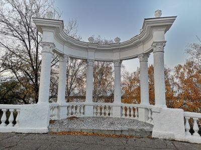 Полуротонда