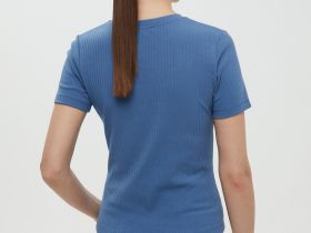 Футболка приталенного силуэта