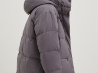 Стеганый пуховик oversize силуэта