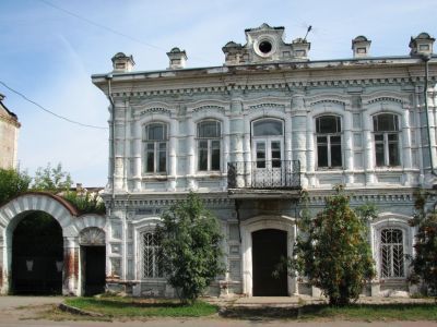 Дом жилой с магазином