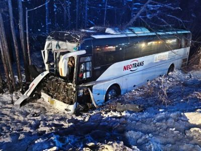 Автобус столкнулся с большегрузом в Нерюнгринском районе
