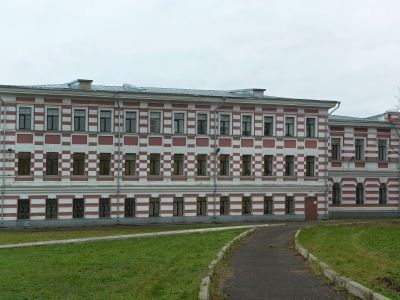 Здание Комаровского технического училища