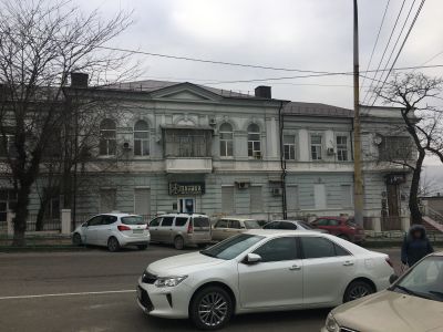 Александринская женская гимназия. Здесь размещалась "Советская партийная школа"