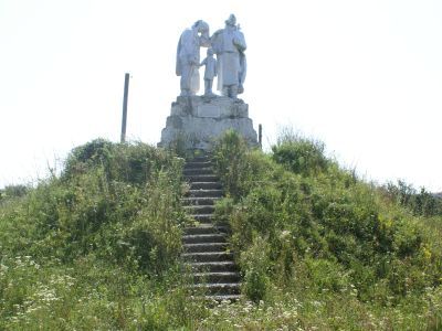 Кладбище партизан и мирных жителей, расстрелянных немецко-фашистскими захватчиками