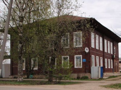 Здание, где проходила первая Вохомская партийная конференция