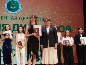 Галина Данчикова поздравила выпускников Финансово-экономического колледжа в Якутске