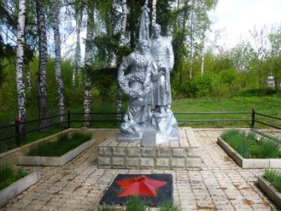 Братская могила с захоронением воинов, погибших в период Великой Отечественной войны 1941-1945 гг.