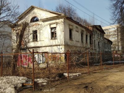 Флигель служебный "на палатках"