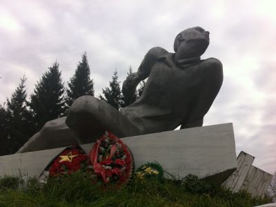 Памятник воинам 7-й дивизии народного ополчения Бауманского района г. Москвы, погибшим в боях с немецко-фашистскими захватчиками в октябре 1941 г.