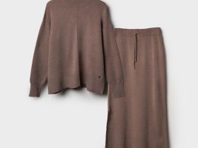 Комплект трикотажный для женщин: джемпер, юбка