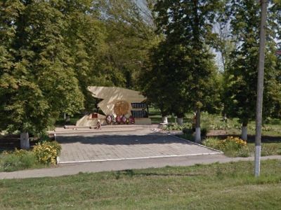 Братская могила 20 воинов, погибших за власть Советов в годы гражданской и Великой Отечественной войн