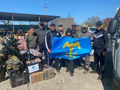Гуманитарную помощь участникам СВО доставила делегация Хангаласского района Якутии