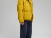 Утепленная куртка со съемным капюшоном