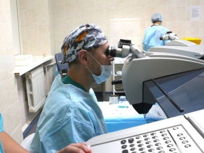 Бойцу — добровольцу СВО бесплатно провели лазерную коррекцию зрения в Якутии