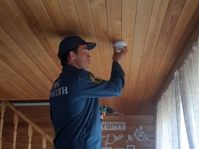 «Предупреди пожар — установи АДПИ!»: как извещатели помогают спасать жизни