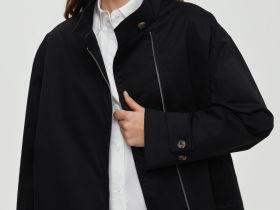 Ветровка с асимметричной застежкой