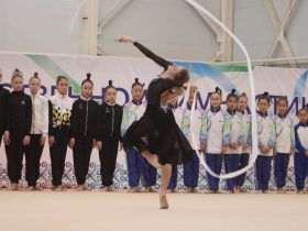 Гимнастка Екатерина Веденеева провела мастер-класс в Якутске