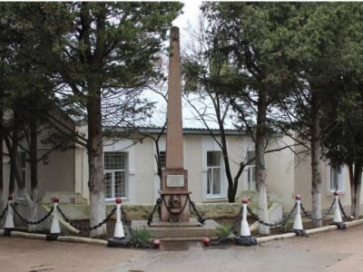 Памятник водолазам, 1965 г. Автор мичман Н.Т. Кладзио