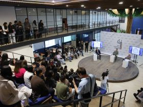 Губернатор Демешин встретился со студентами в Якутске