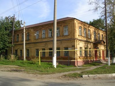 Бывшее двухэтажное здание типографии братьев Колпаковых