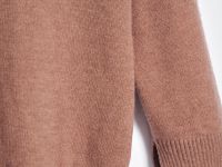 Джемпер с v-образной горловиной и широкими рукавами