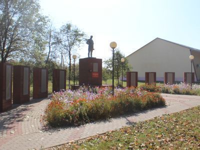 Памятник воинам, погибшим на фронтах Великой Отечественной войны. Скульптура