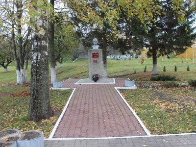 Бюст Героя Советского Союза Литвинова Дмитрия Прокопьевича