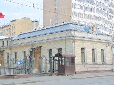 Южный флигель, нач. XIX в., 1840-е гг., 1890-е гг., архитектор А.П. Вакарин