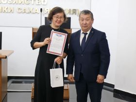 Более 366 тысяч тонн топлива доставили в районы Якутии по автозимникам