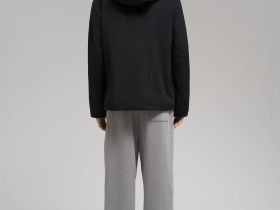 Ветровка из мембранной ткани с защитой от влаги и ветра