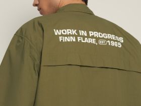 Рубашка с нагрудными карманами и принтом