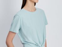 Футболка с узлом