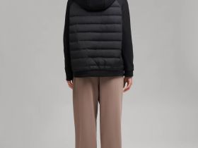 Стеганая куртка с наполнителем из натурального пуха