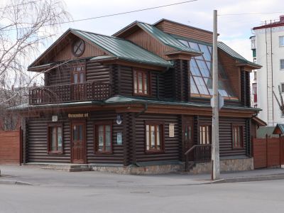 Фотография. Яркий образец функциальной провинциальной архитектуры