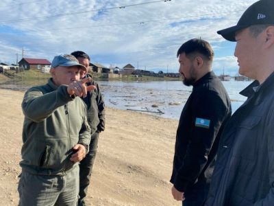 В Якутске в результате ледохода на реке Лене подтопило жилые дома в Тулагино-Кильдямском наслеге