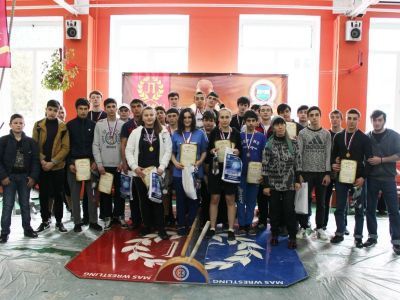 В Нальчике состоялись соревнования по мас-рестлингу среди школьников