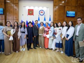 Госнаграды вручили журналистам Якутии в День национальной печати