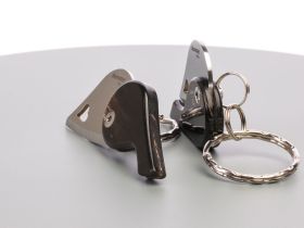 Нож-брелок складной сердце LionSteel LB CO - LionBeat Horn, сталь 440, рукоять черный рог