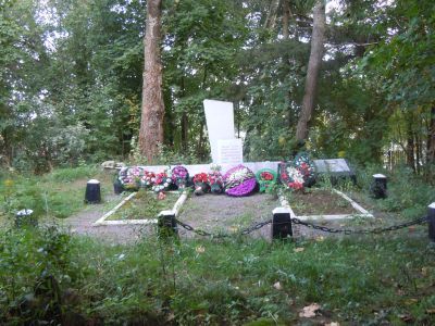 Братская могила воинов Советской Армии, погибших в 1944 г.