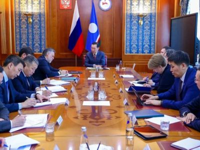 Глава Якутии поручил отработать все вопросы, поступившие в ходе отчета правительства
