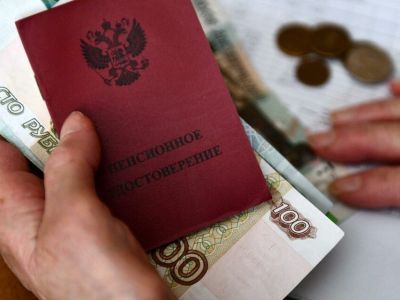 Минтруд: Живущие за рубежом россияне получат свои пенсии