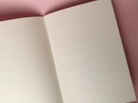 Тетрадь в точку Read woman А5 24 л 90 г, золотое тиснение, бумага слоновая кость, сшивка