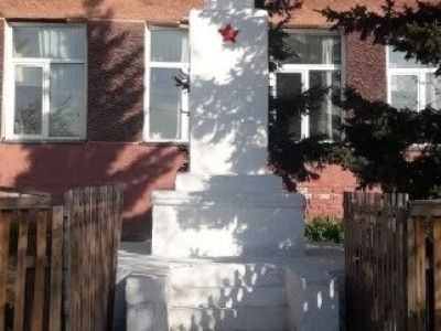 Памятник воинам - учителям, погибшим в годы Великой Отечественной войны (1941-1945 гг.)