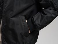 Утепленный бомбер с капюшоном и водоотталкивающей