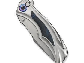 Складной нож WE Knife Tighe Down, сталь M390, рукоять титан/карбон, серый
