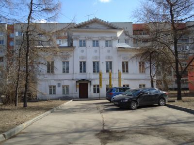 Дом ремесленной Управы с оградой