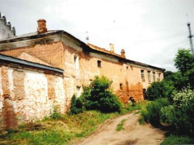 Кельи и корпус игуменьи Марии у южной стены