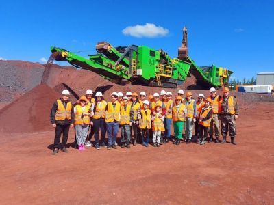 Работники «Якутской рудной компании» организовали подъём на одну из самых высоких точек Южной Якутии